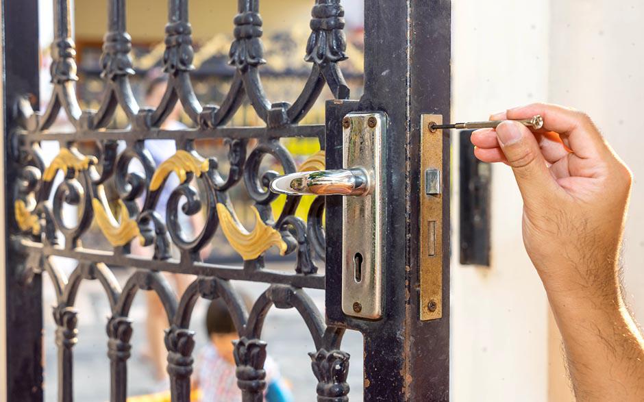 ouvrir porte claquée avec carte Les Ulis